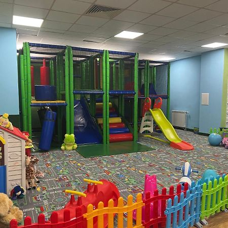 Flora Hotel - Apartments بوروفتس المظهر الخارجي الصورة