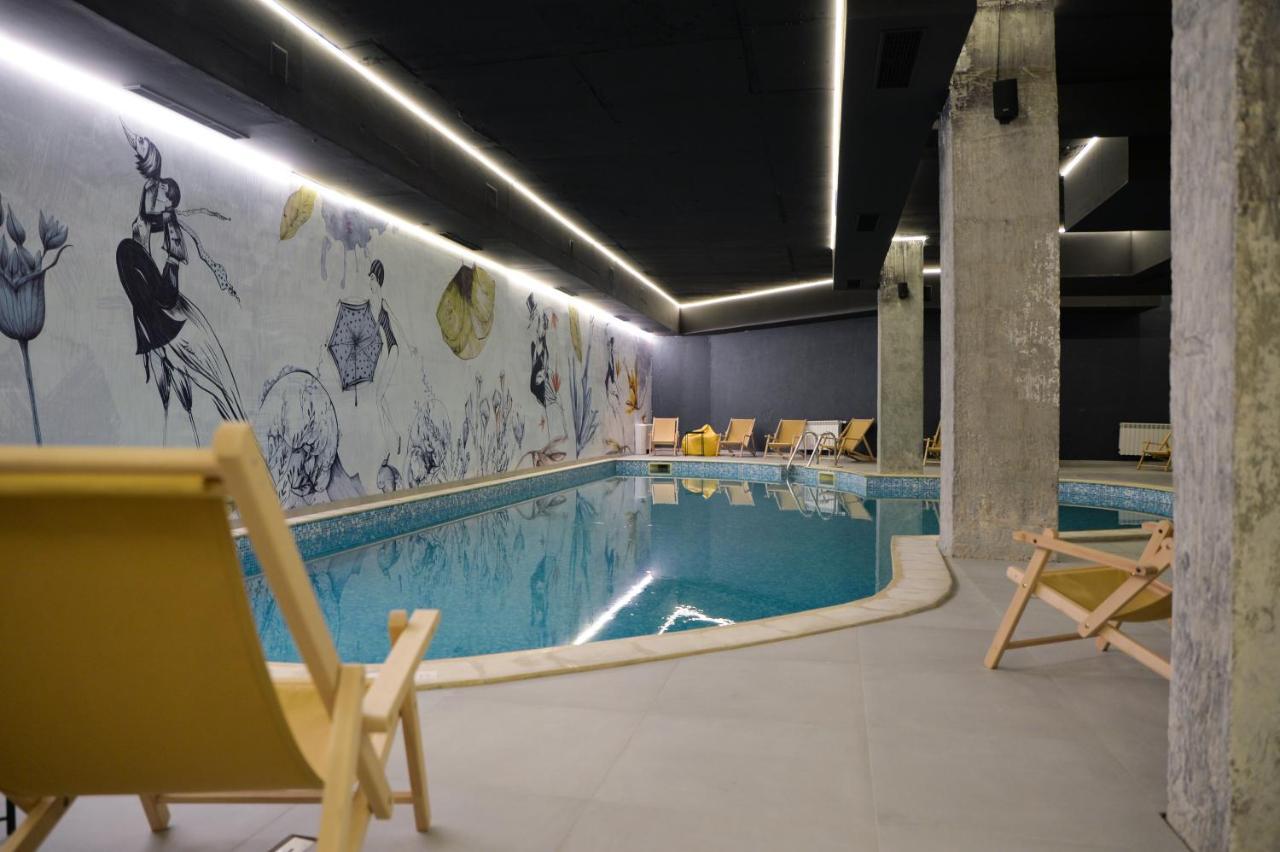 Flora Hotel - Apartments بوروفتس المظهر الخارجي الصورة