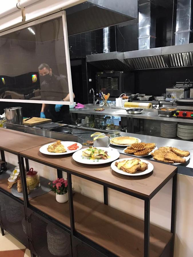 Flora Hotel - Apartments بوروفتس المظهر الخارجي الصورة