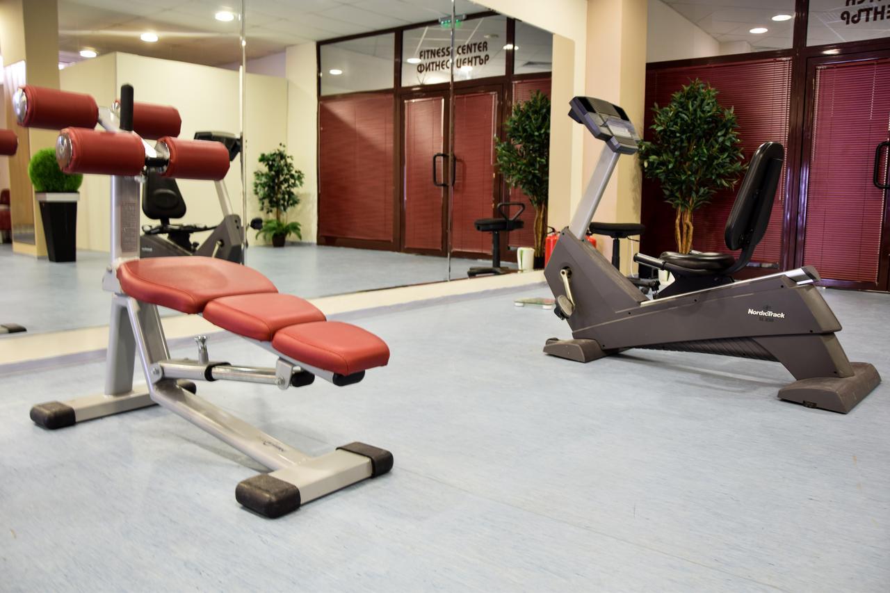 Flora Hotel - Apartments بوروفتس المظهر الخارجي الصورة