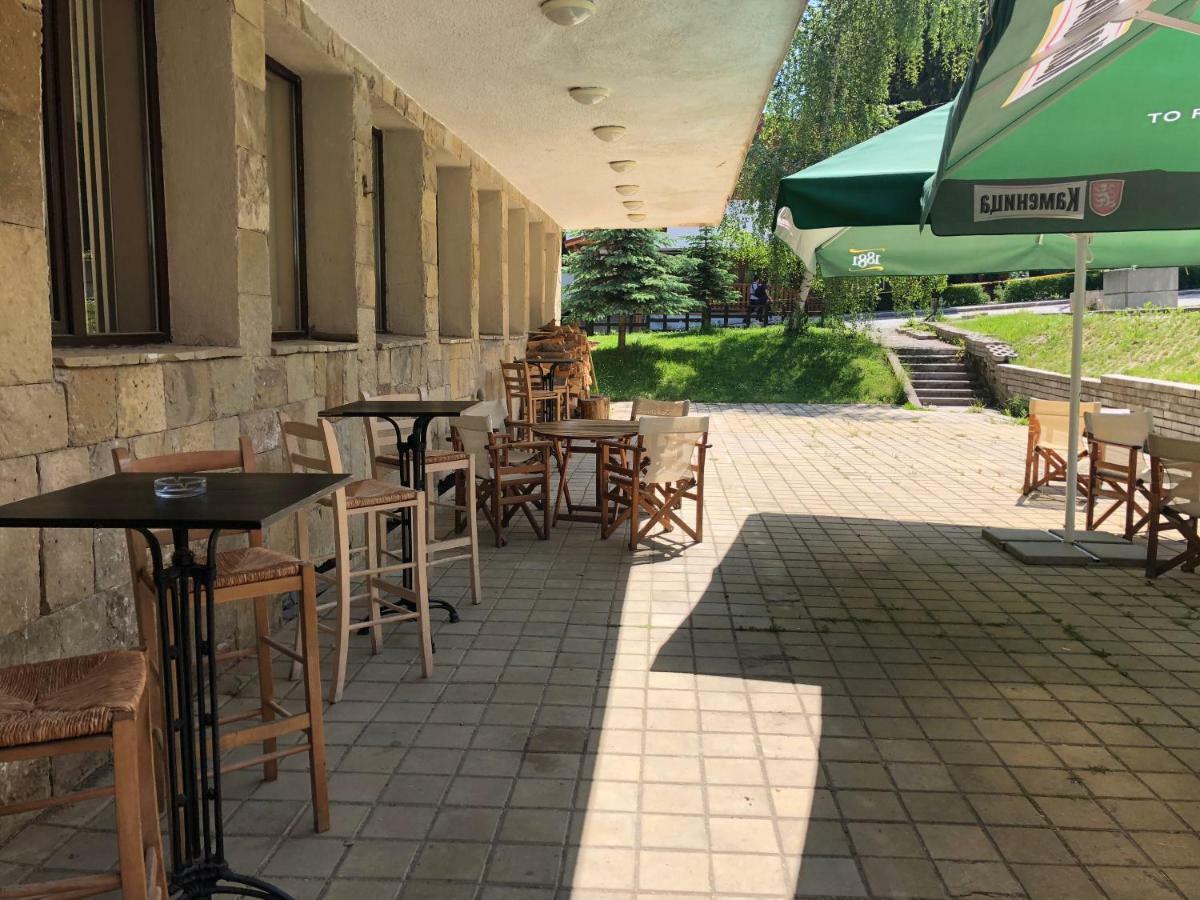 Flora Hotel - Apartments بوروفتس المظهر الخارجي الصورة